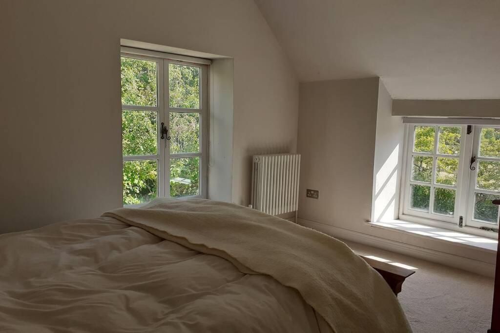 Characterful Cottage Adjacent To An Orchard Brockley Exteriér fotografie